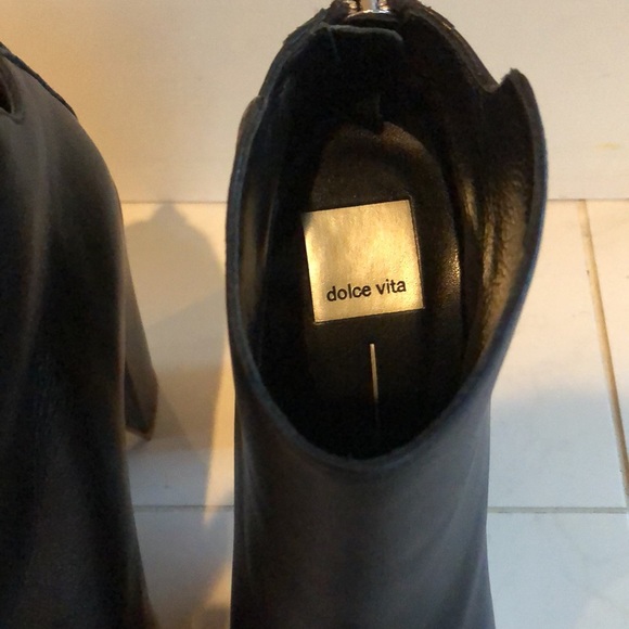 Dolce vita leather heeled bootie. Gorgeous. EUC! - Picture 6 of 10